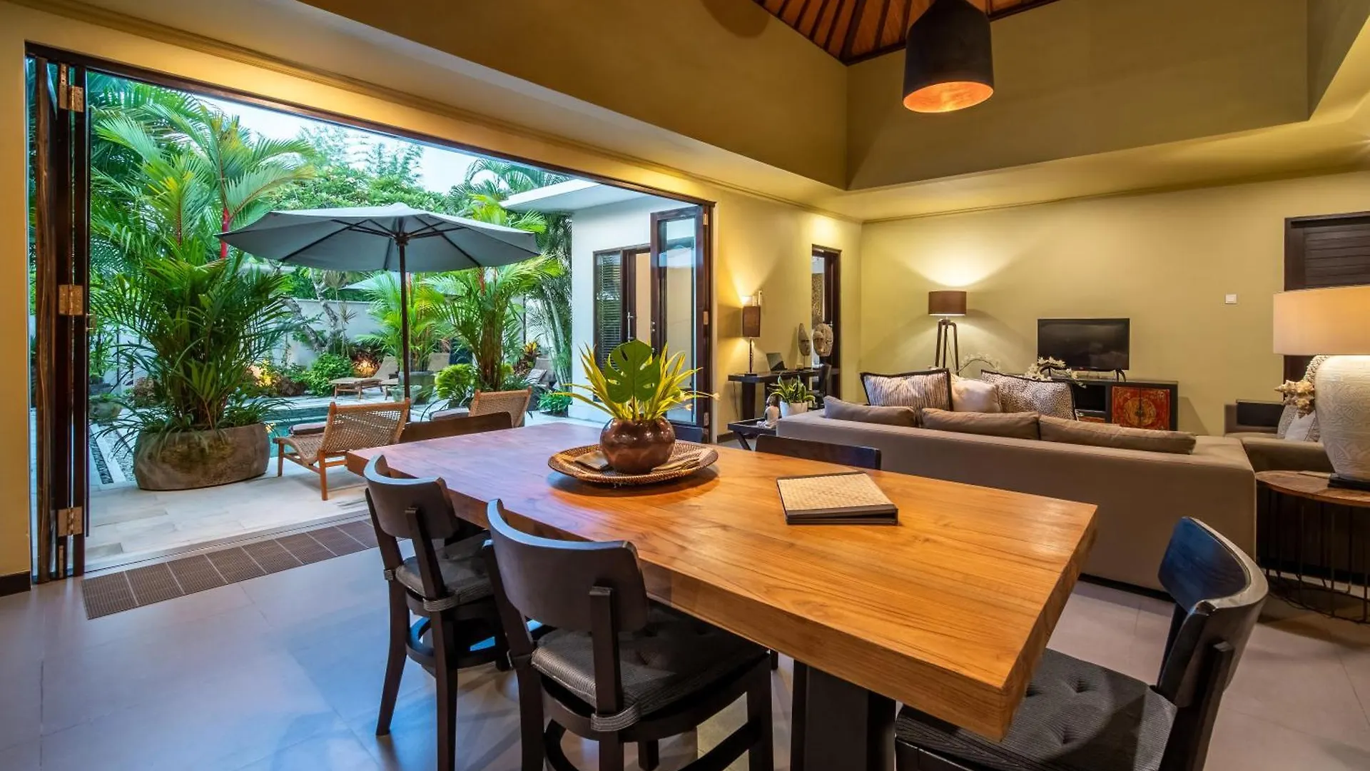 Stylish And Stunning Villa Eleni Seminyak
