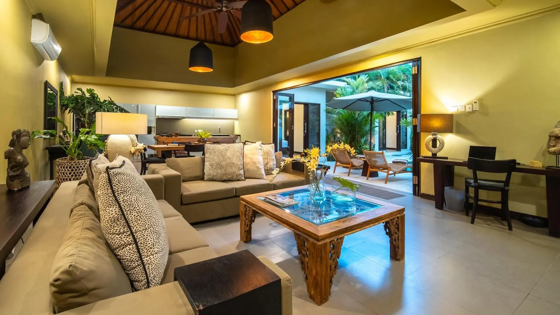 Stylish And Stunning Villa Eleni Seminyak