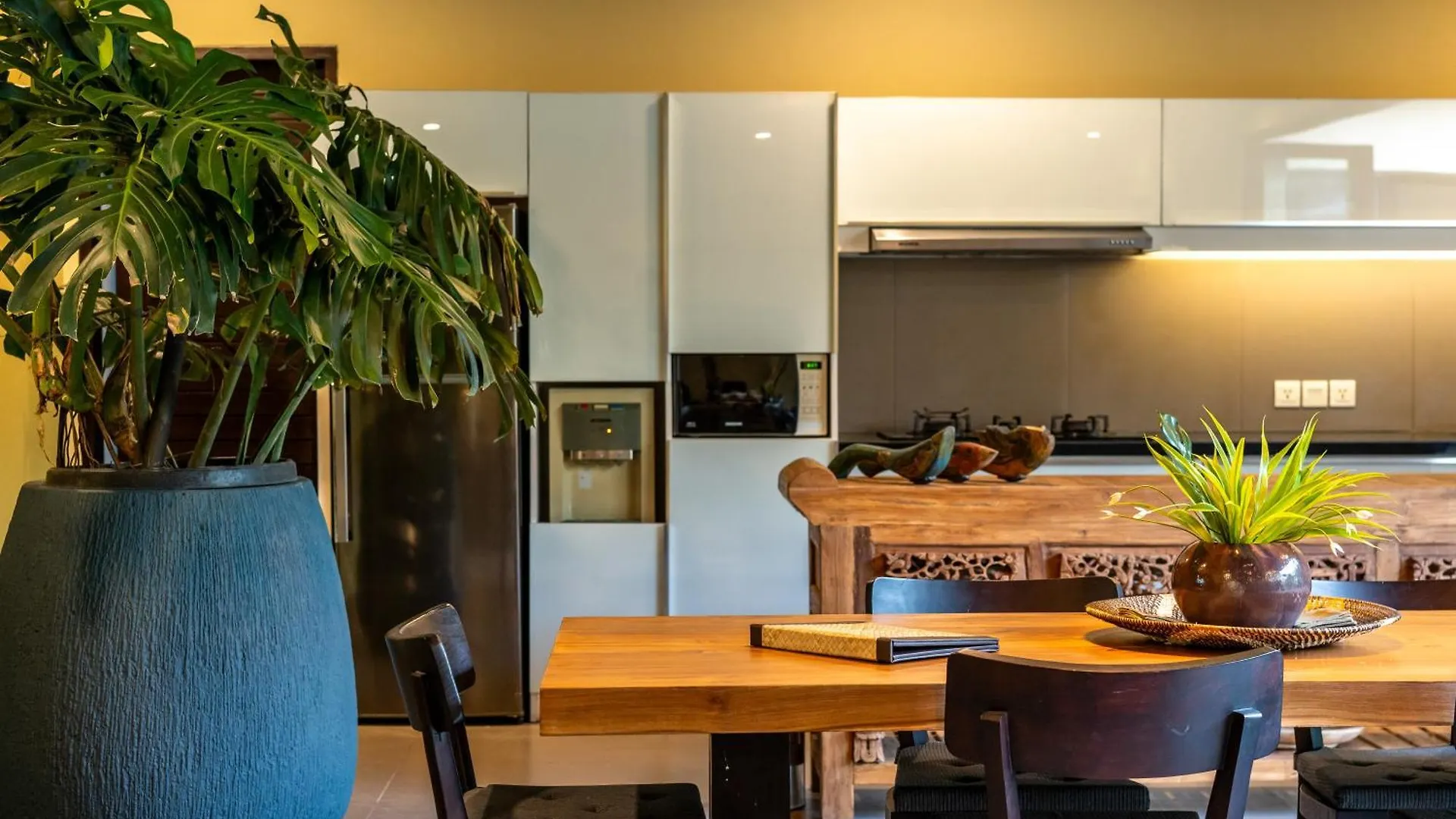 Stylish And Stunning Villa Eleni Seminyak